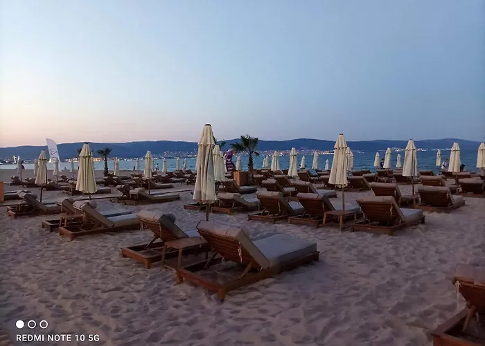 Rainbow 1 Complex 3* Napospart